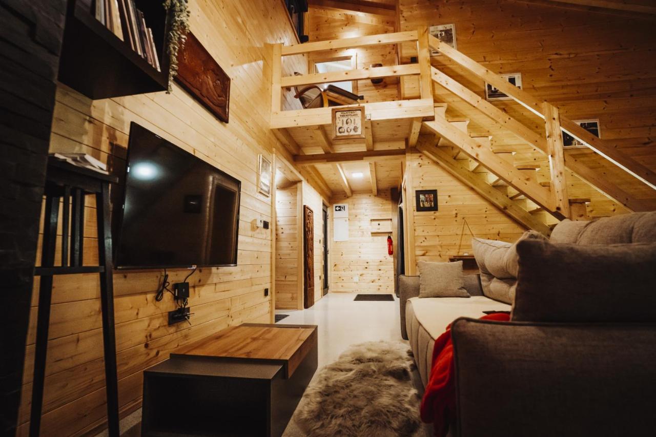 Holiday Home Nightswim Inn Vrbovec Esterno foto