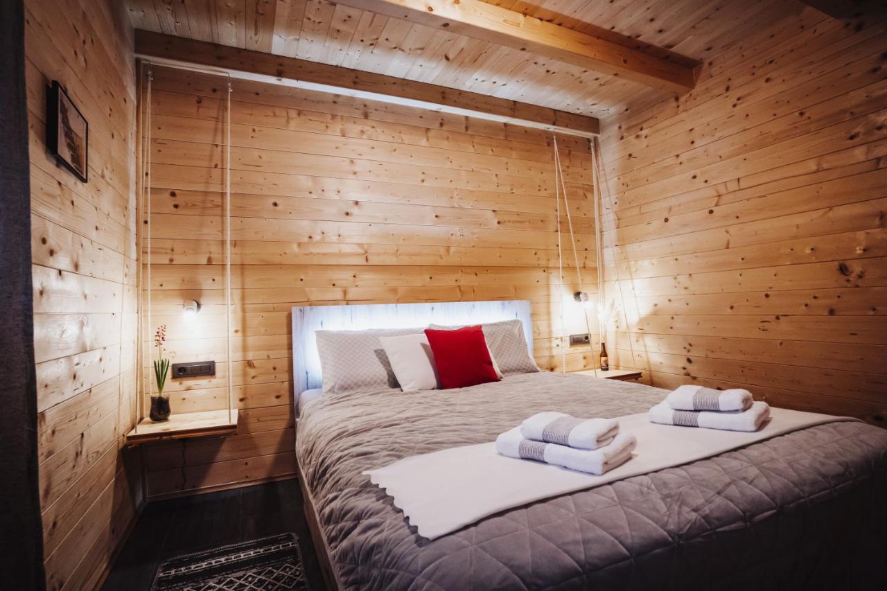 Holiday Home Nightswim Inn Vrbovec Esterno foto