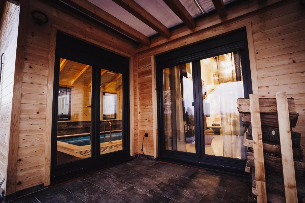 Holiday Home Nightswim Inn Vrbovec Esterno foto