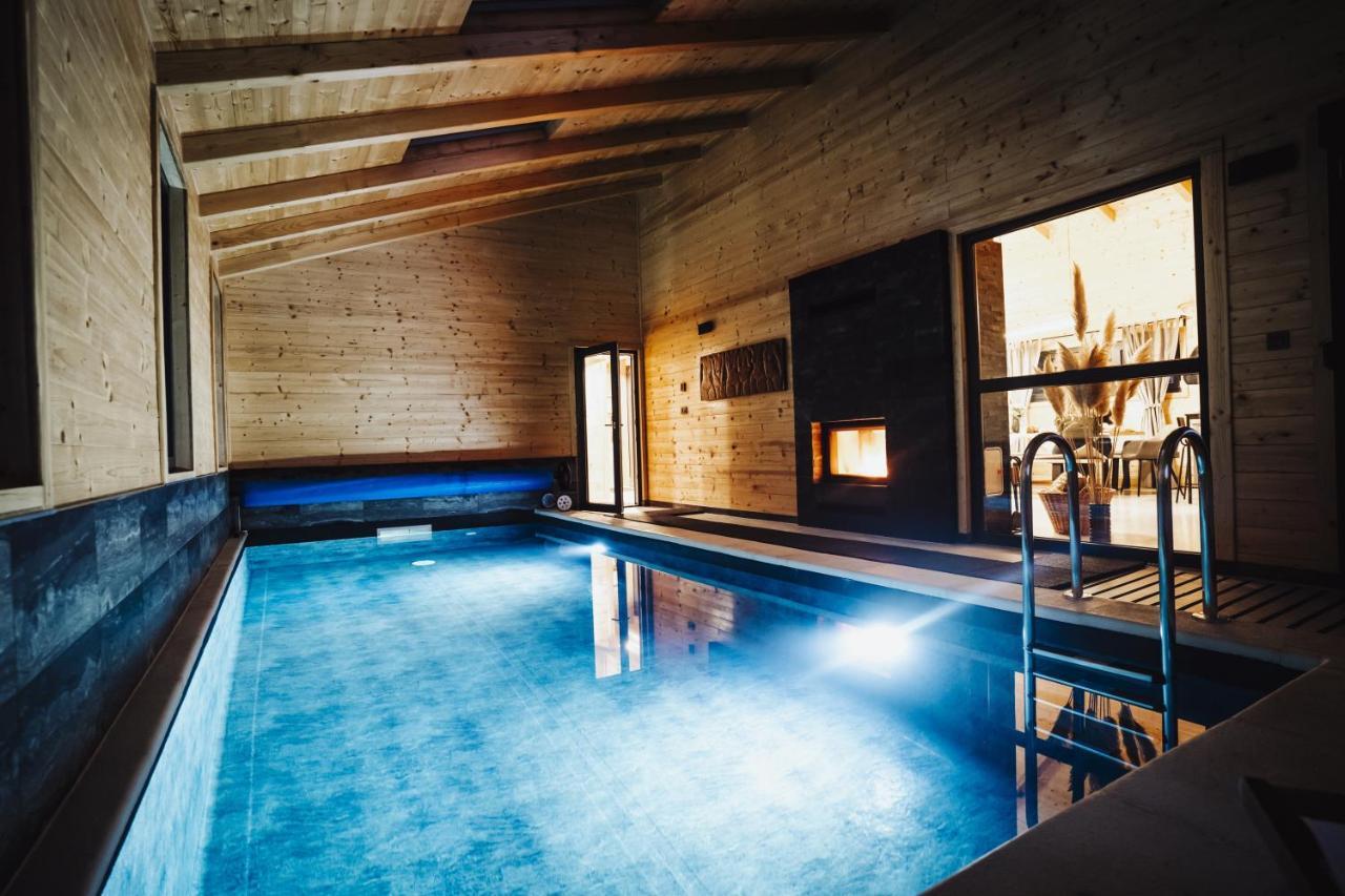 Holiday Home Nightswim Inn Vrbovec Esterno foto