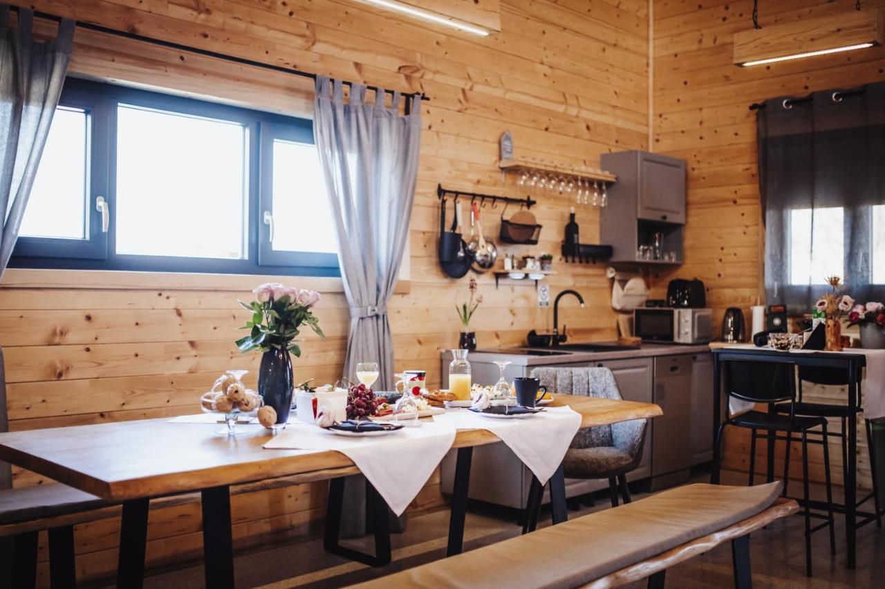Holiday Home Nightswim Inn Vrbovec Esterno foto